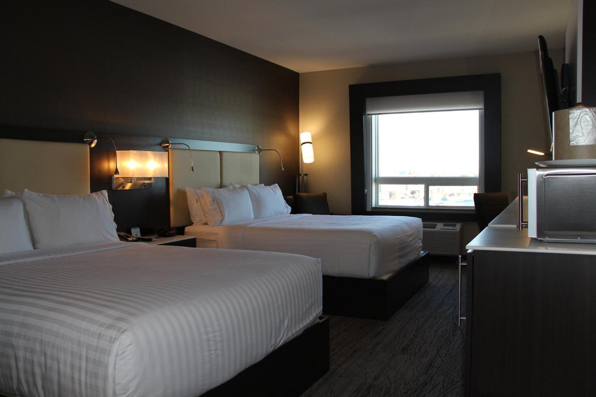 Holiday Inn Express & Suites Cold Lake By Ihg Kültér fotó
